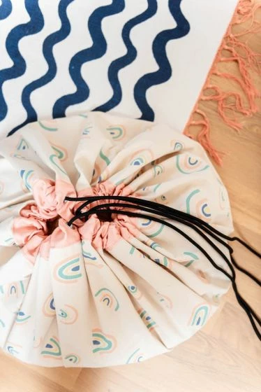 Play and Go Rainbow Toy Storage Bag 4 Play and Go Rainbow Toy Storage Bag