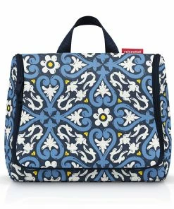 Reisenthel XL Floral 1 Large Foldable Toilet Bag 7 Reisenthel XL Floral 1 Large Foldable Toilet Bag